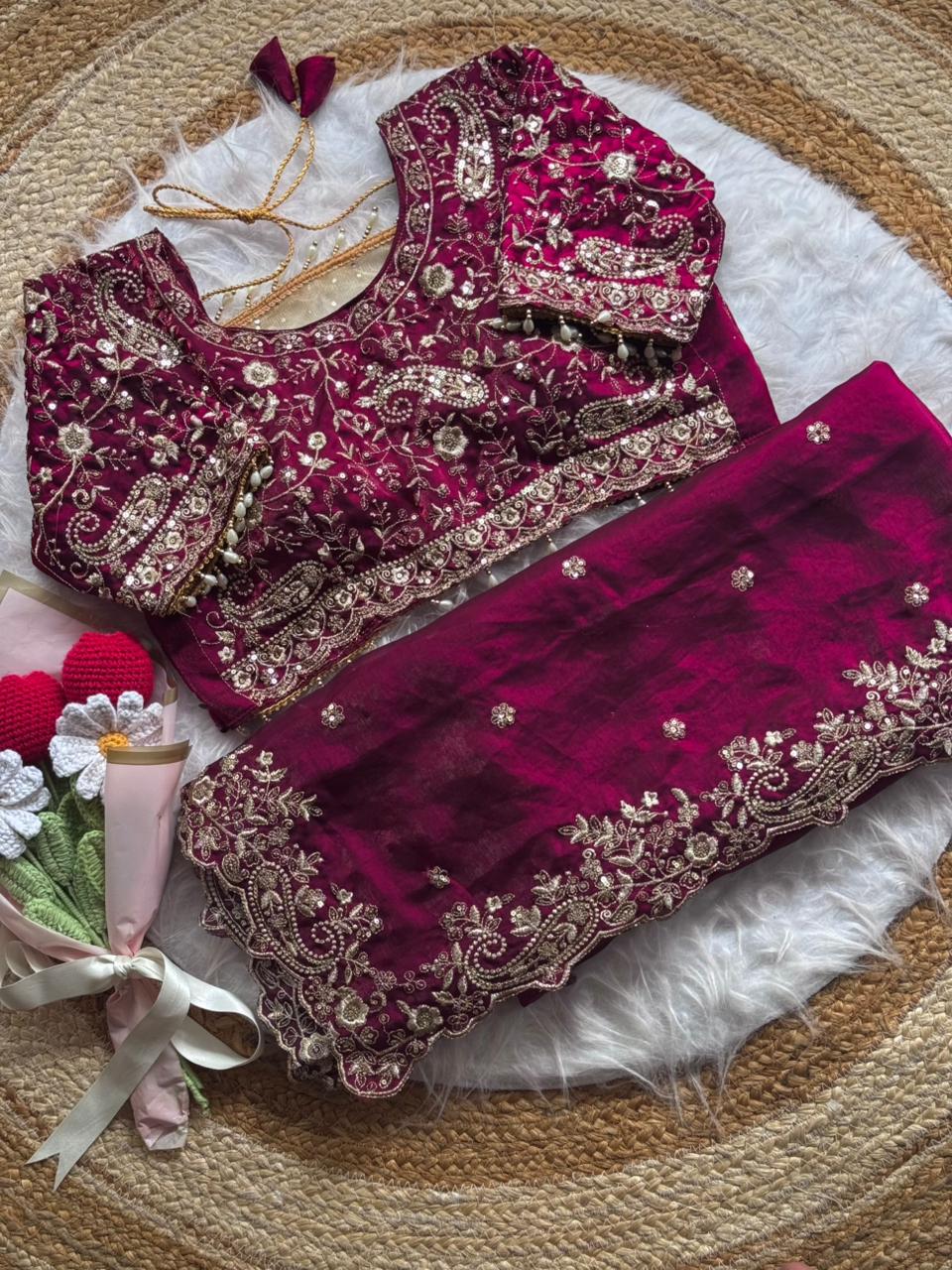 ইন্ডিয়ান ভাইরাল মাধুরি শাড়ি